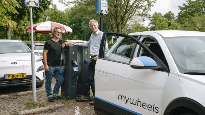 We Drive Solar en MyWheels gaan deelauto’s bi-directioneel (ont)laden